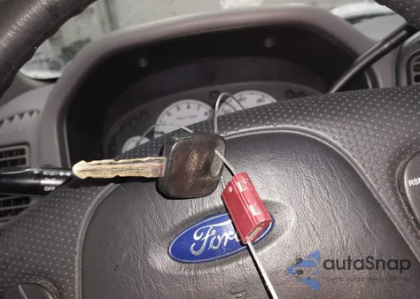 2002 Ford Escape Xlt from USA, damaged, VIN 1FMCU04162KA28764